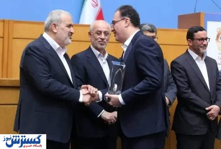 از مدیرعامل شرکت صنایع چوب و کاغذ مازندران به عنوان مدیر برتر صنعتی تقدیر شد
