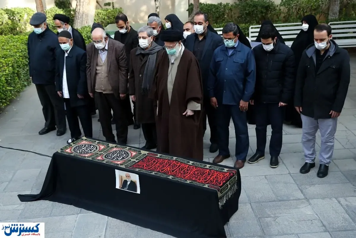 اقامه نماز رهبر انقلاب بر پیکر دکتر عباس شیبانی