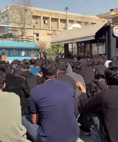 ویدیوی خبرساز از تجمعات اعتراضی امروز  + فیلم