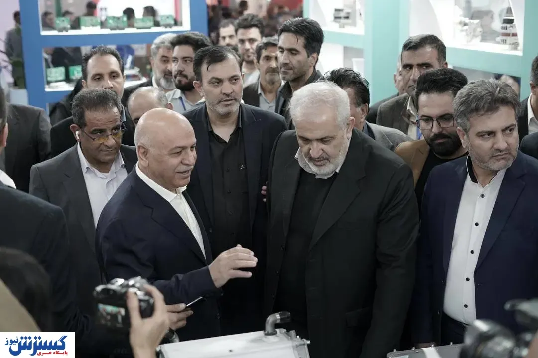 وزیر صمت از غرفه کروز بازدید کرد
