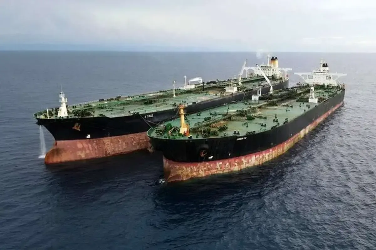 مخازن نفت ونزوئلا در آستانه انفجار | ۱۶ نفتکش پا به فرار گذاشتند