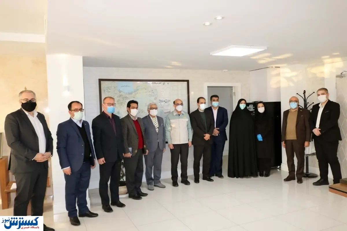 تقدیر از مدیرعامل و مدیر روابط‌عمومی فولاد مبارکه +تصاویر