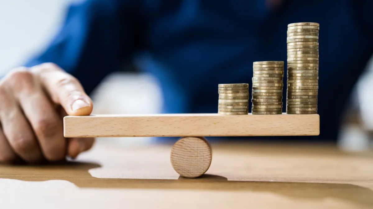 مقایسه اقلام اساسی