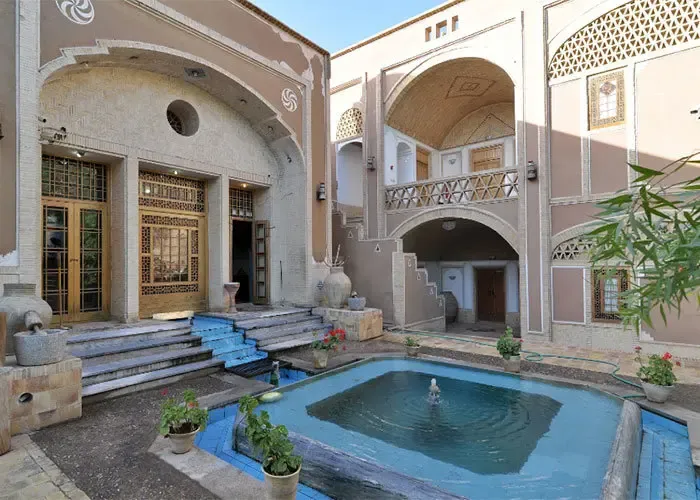 ۳ شب سفر به یزد فقط با ۲ میلیون