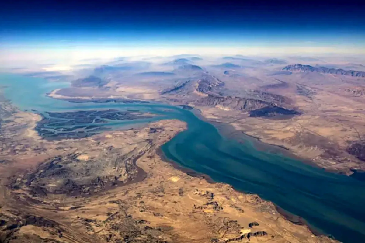 همه نگاه ها به تنگه هرمز / افزایش قیمت بی سابقه انرژی صدای همه را درآرود