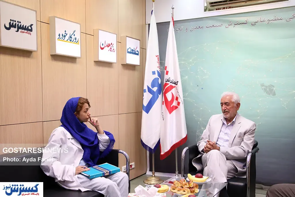 امام گفت غرضی هر پستی خواست بگیرد / نگذاشتند فرمانده سپاه شوم/ دولت خودش را گرفتار کوپن نکند