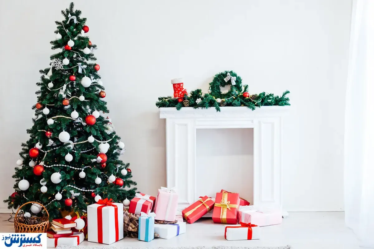 رونق جشن کریسمس در خانه ایرانی ها / درخت کاج ۱۳ میلیون ناقابل