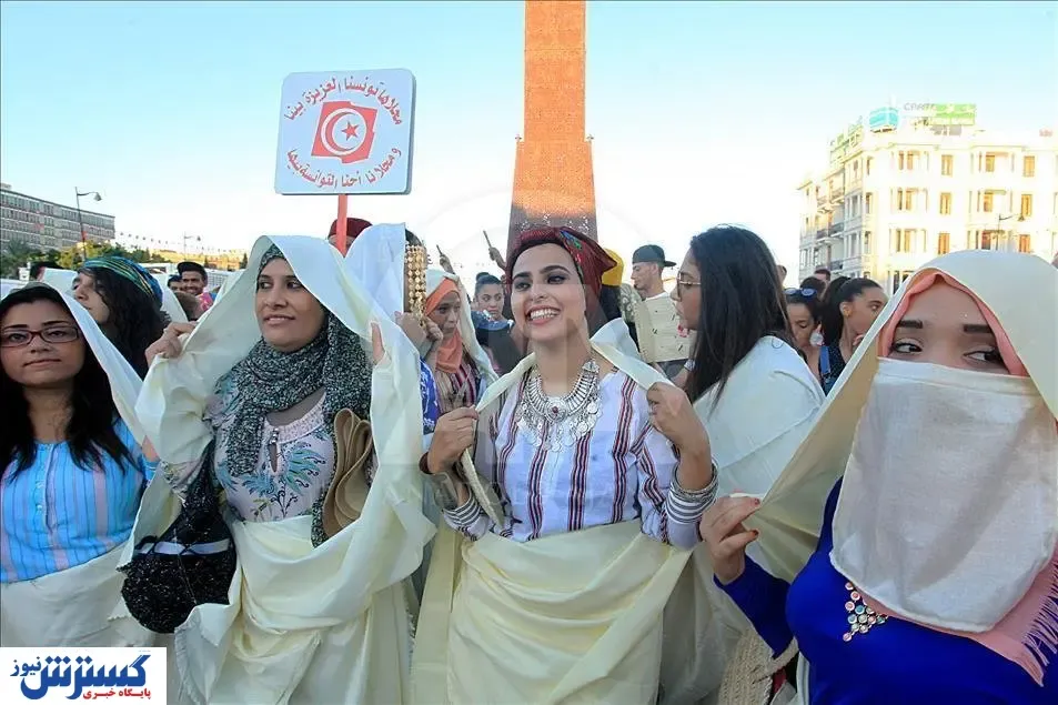 شورش زنان تونسی علیه مردان در دریا +فیلم