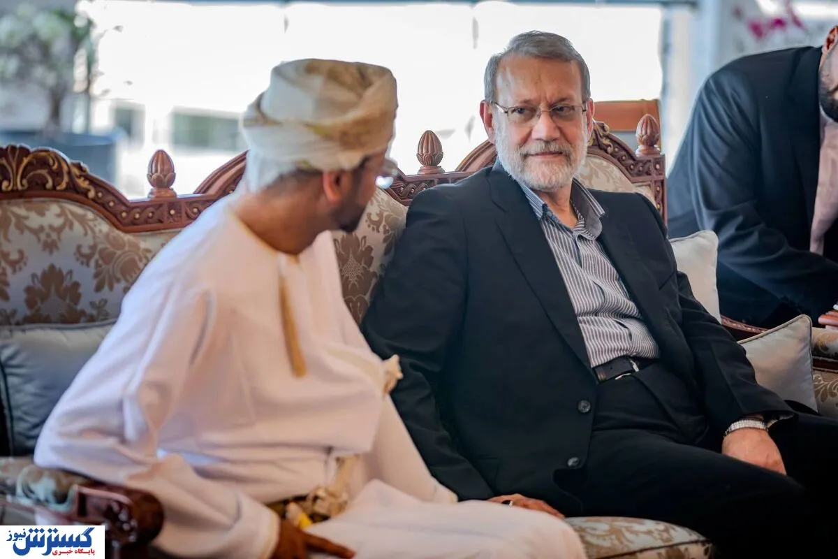 نامه مهم و خبرساز علی لاریجانی در دیدار با وزیر خارجه عمان + عکس