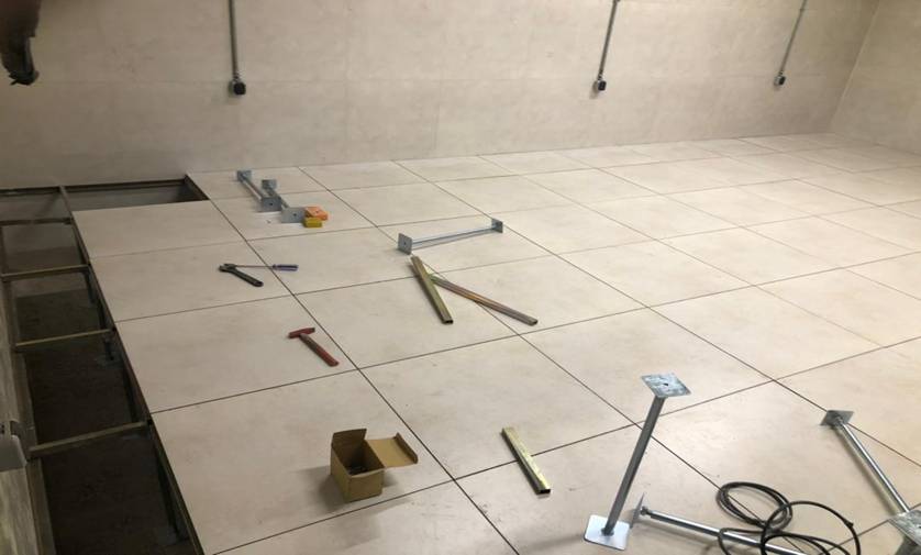 نکات کلیدی خرید کف کاذب؛ چطور از کیفیت محصول قبل از نصب اطمینان حاصل کنیم؟