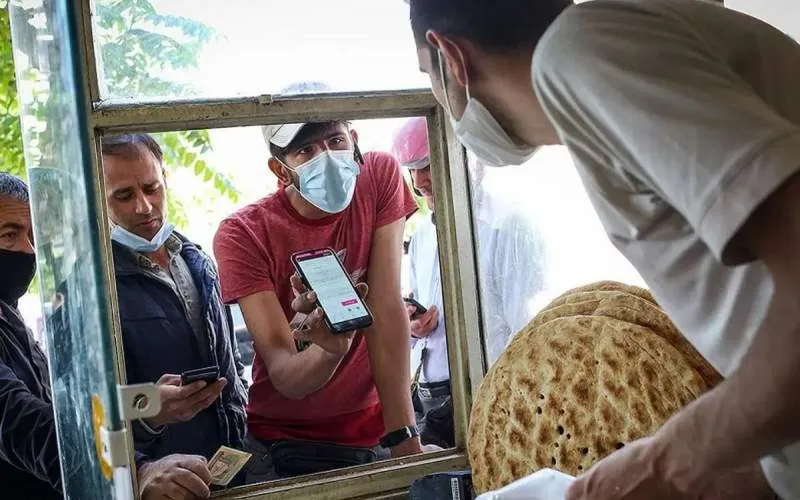 اعلام وضعیت آرد نانوایی‌ها / کمبود نان فانتزی در کشور وجود ندارد