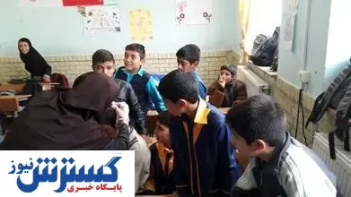 غربالگری شپش سر دانش آموزان از ابتدای سال تحصیلی