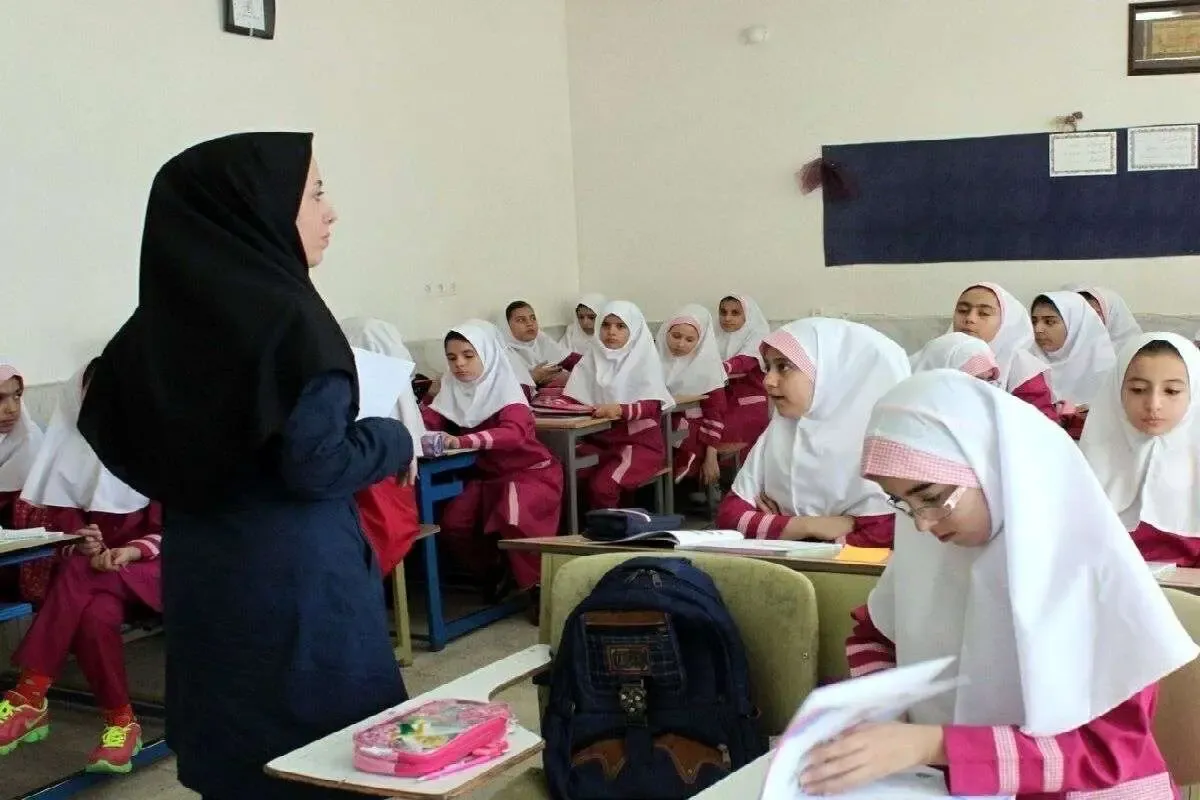 واریز کمک‌رفاهی ۲.۵ میلیون تومانی به حساب معلمان / فرمان تخلیه فوری مدارس چگونه صادر شد؟