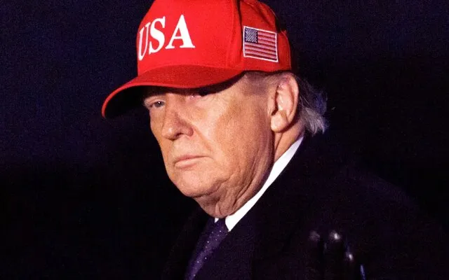 ادعای ترامپ: به درخواست ایران، تخریب نیروگاه‌ها را به مدت ۱۰ روز به تعویق انداختم