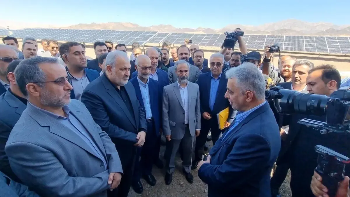 هم‌اکنون/ آیین افتتاحیه نیروگاه ده مگاواتی خورشیدی پویای سمنان