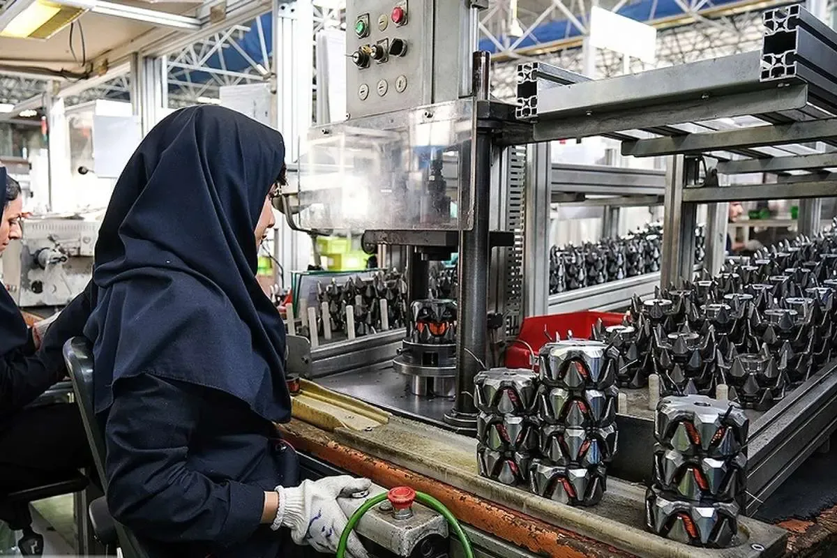 تبعیض در روزهای سخت / چرا اخراج زنان برای کارفرما «کم‌هزینه» است؟