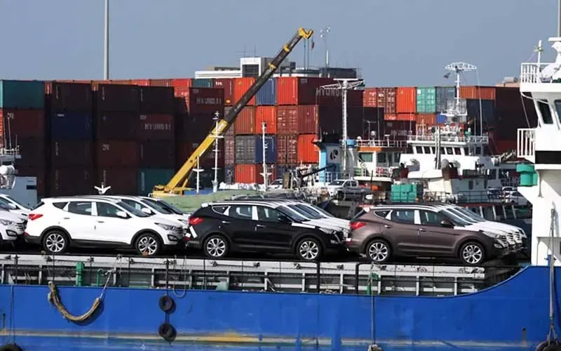 وعده‌های عجیب درباره واردات خودرو / این رشته سر دراز دارد!