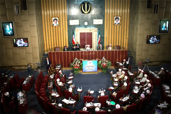 پرده‌برداری از جلسات محرمانه خبرگان / نام گزینه نهایی اکثریت مشخص شد