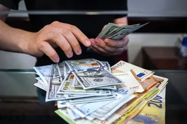 چرا دلار دیگر خریدار ندارد؟