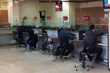 همتی خبر داد / تعلیق خدمات بانکی در شعب این بانک ها تا اطلاع ثانوی!