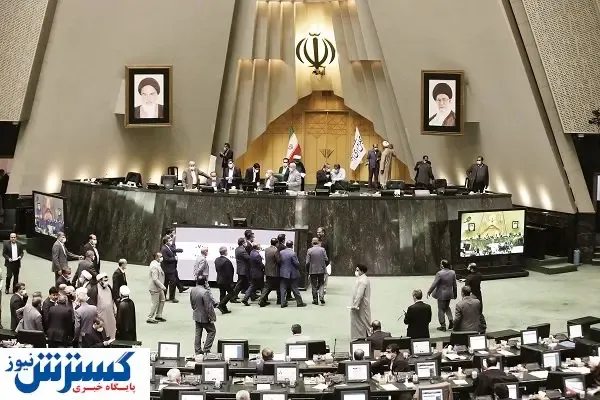 بی‌برنامگی، مجلس را به سمت حاشیه‌ها سوق داد