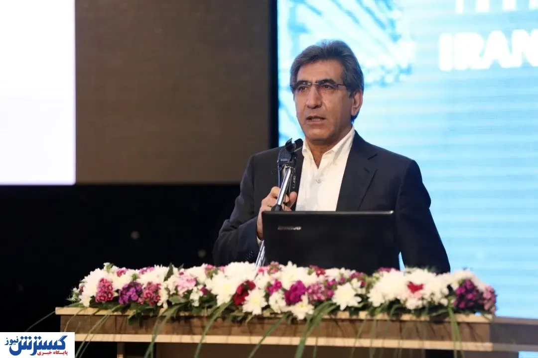 آینده به احترام گذشته توقف نمی‌کند
