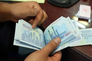 یک میلیون تومان شارژ ماهانه برای کارمندان دولت / تصمیم جدید گرفته شد
