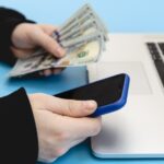 دلار ۲۴۴ هزار تومانی شد / چه خبری بازار ارز را تکان داد؟
